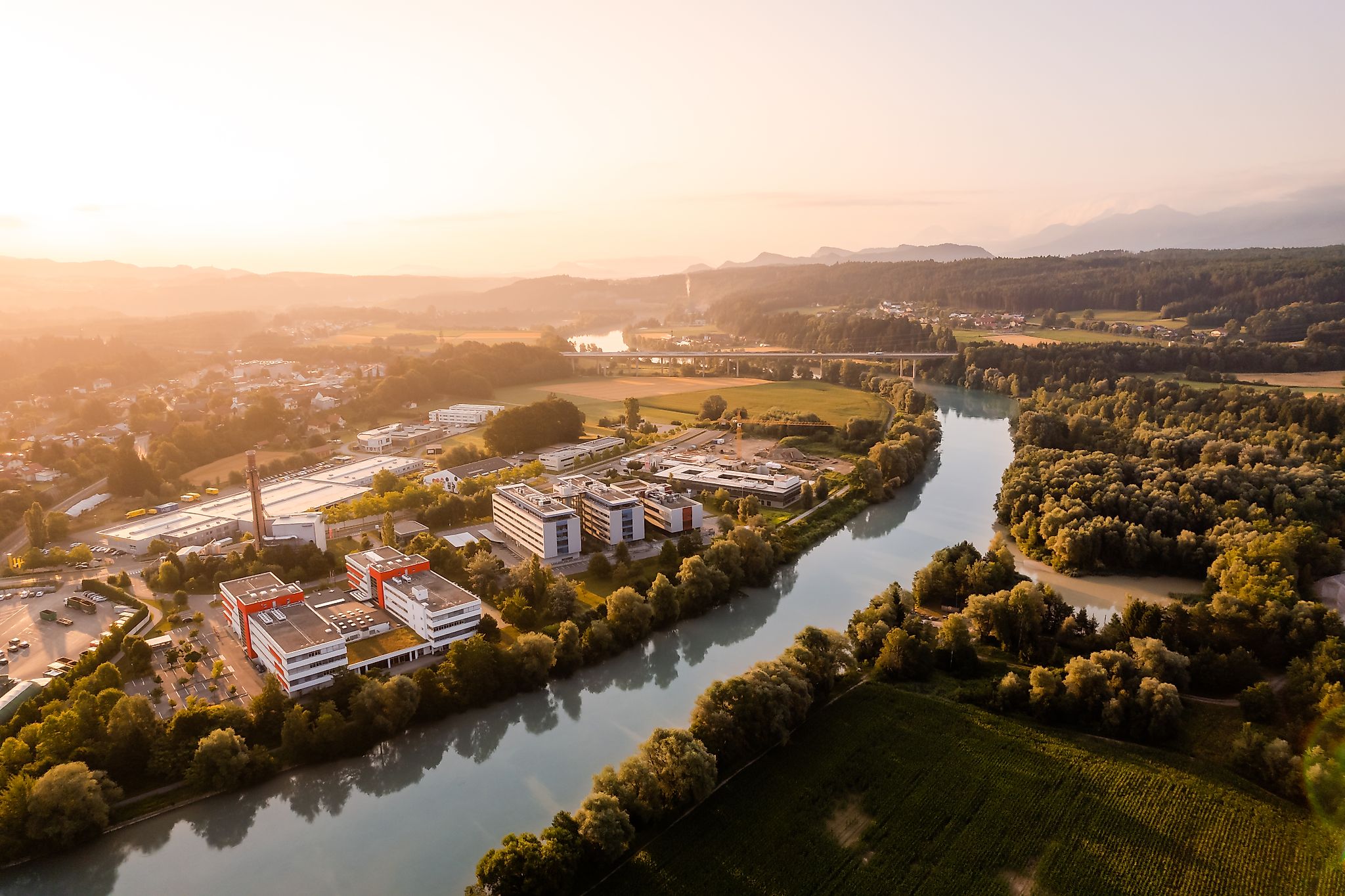 Wirtschaft & Technologie Kärnten | Business & Technology Carinthia